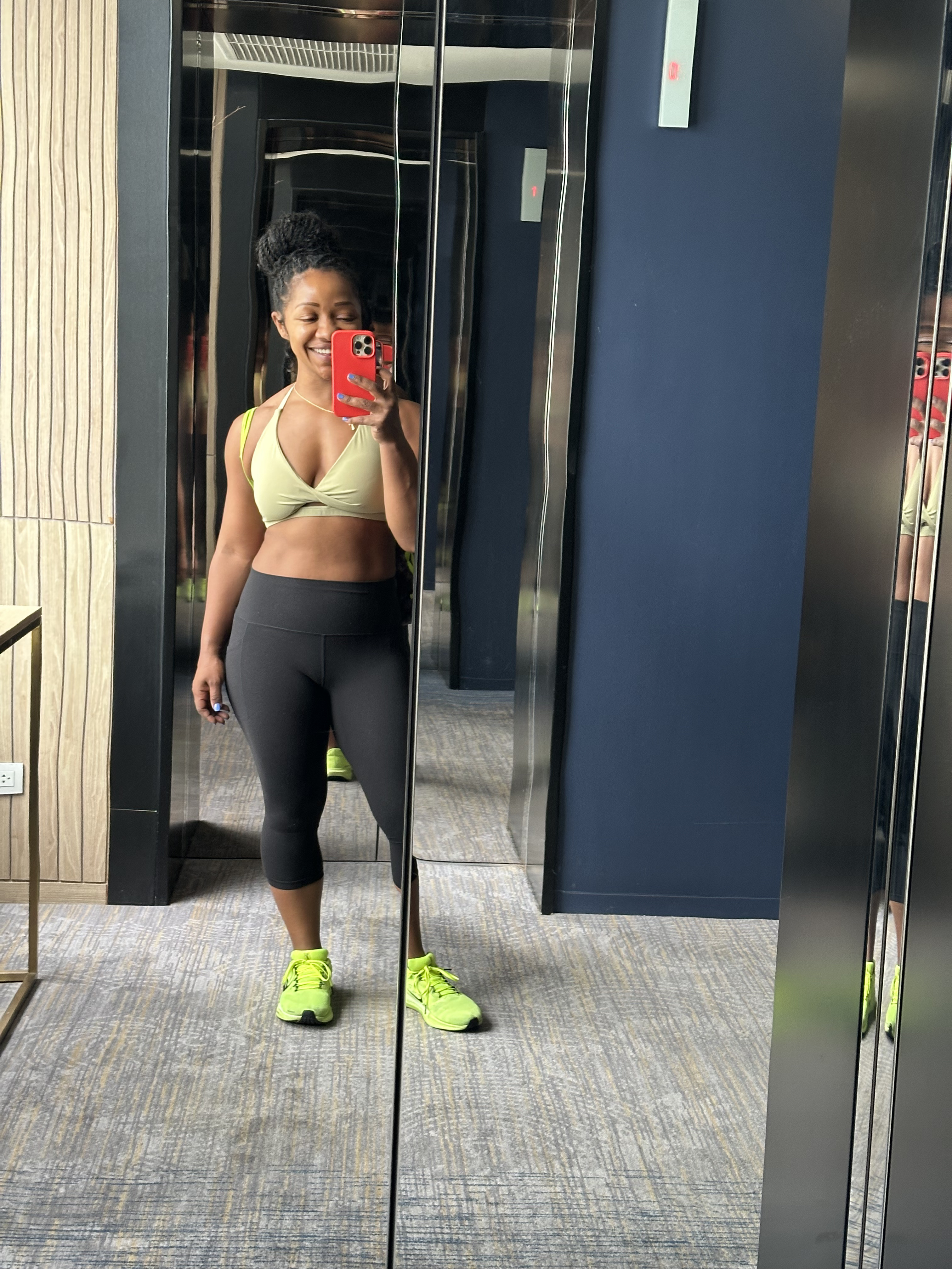 Ariana M., 39